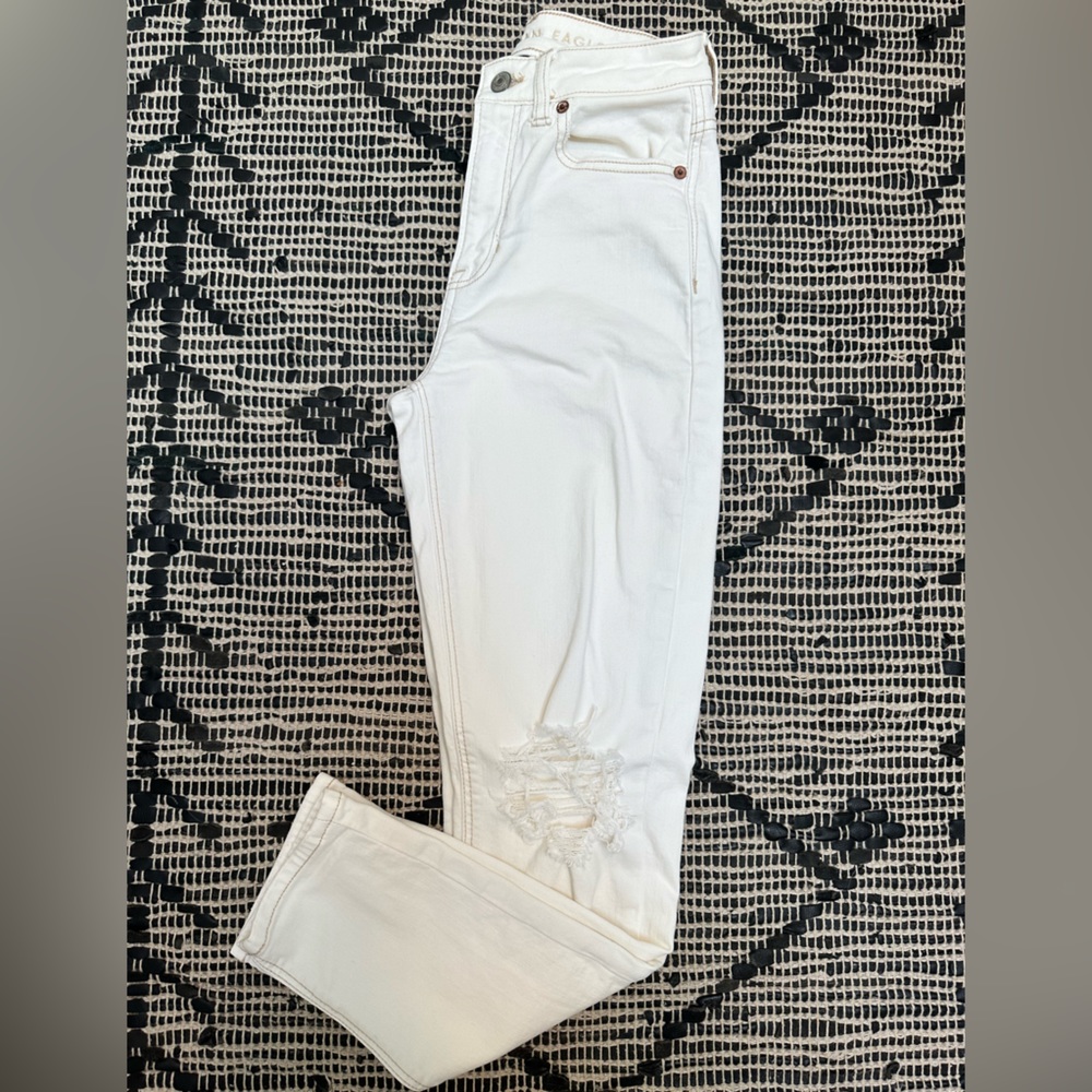 American Eagle White mom jeans
